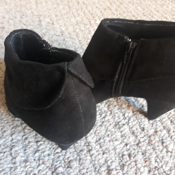 Black suede booties - Picture 6 of 7